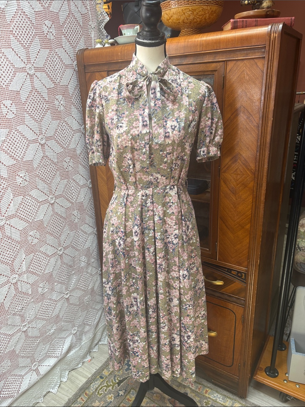 Handcrafted Vintage Floral Prairie Dress with Tie Neck & Pockets